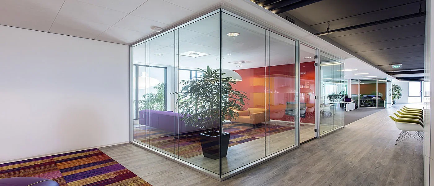 Mamparas de oficina con doble cristal laminar