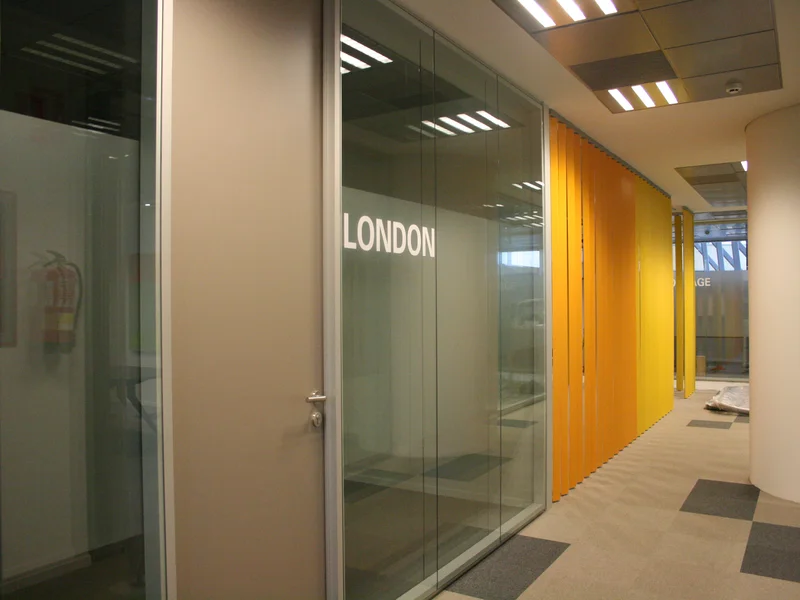 Mamparas divisorias de oficinas proyecto BP oil en MADRID ESPAÑA